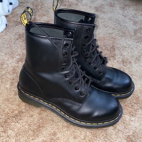 Dr. Martens 1460 Smooth Leather Lace Up Boots - Picture 2 of 6